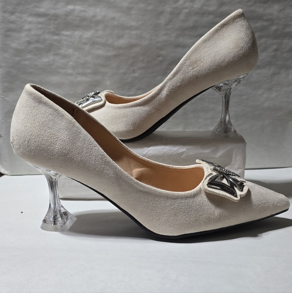 New Womens Beige Suede Clear Heel, Pointed Toe Pumps w/ Accent Bow Size (41) 10M - Picture 6 of 6